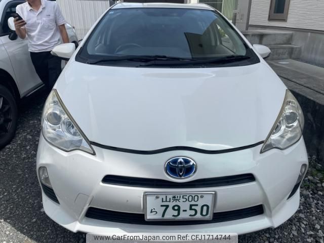 toyota aqua 2012 CFJ1714744 image 1