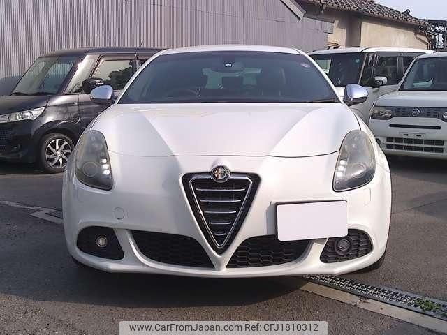 alfa-romeo giulietta 2012 CFJ1810312 image 2