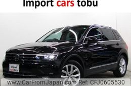 volkswagen tiguan 2017 -VOLKSWAGEN--VW Tiguan 5NCZE--WUGZZZ5NZJW844256---VOLKSWAGEN--VW Tiguan 5NCZE--WUGZZZ5NZJW844256-