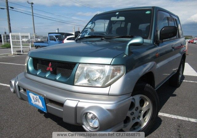 mitsubishi pajero-io 1998 CFJ7484875 image 1