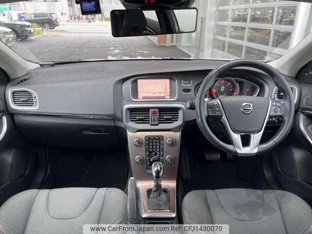 volvo v40 2019 quick_quick_MD4204T_YV1MZA8RDK2173110 image 2