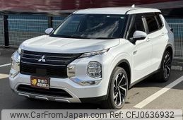 mitsubishi outlander-phev 2022 CFJ0636932