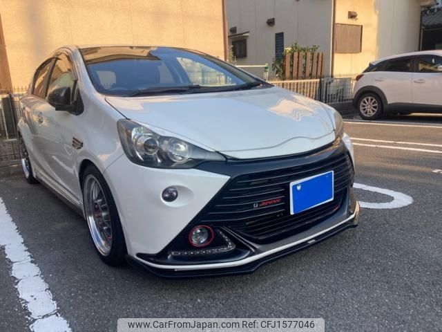 toyota aqua 2013 CFJ1577046 image 1