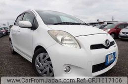 toyota vitz 2010 CFJ1617106