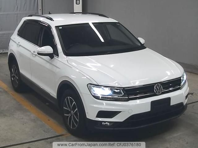 volkswagen tiguan 2018 -VOLKSWAGEN--VW Tiguan WVGZZZ5NZJW966532---VOLKSWAGEN--VW Tiguan WVGZZZ5NZJW966532- image 1