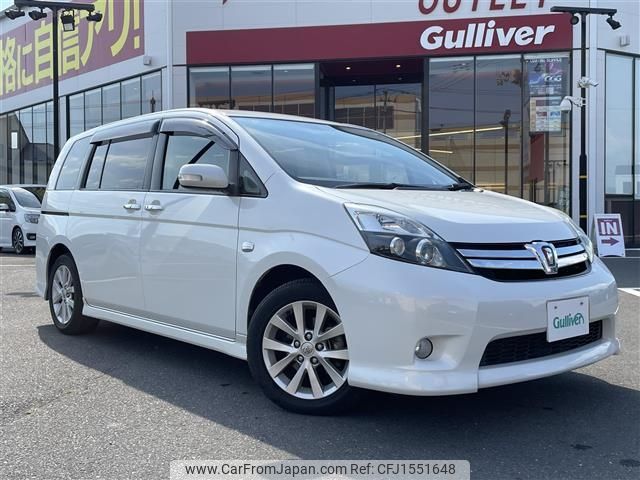 toyota isis 2011 CFJ1551648 image 1
