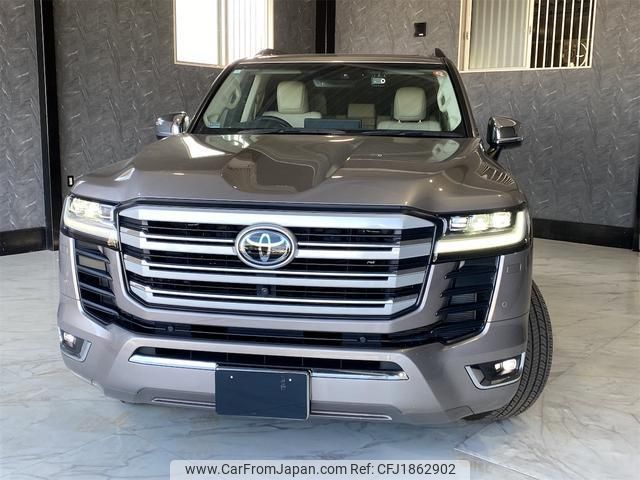toyota land-cruiser 2024 CFJ1862902 image 2