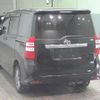 toyota noah 2010 CFJ1824705 image 2