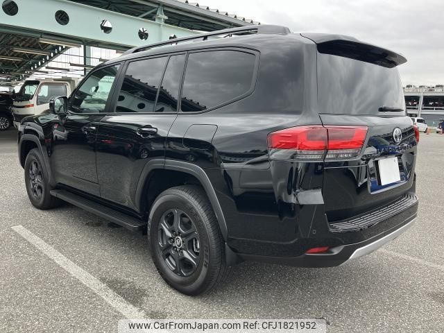 toyota land-cruiser 2023 CFJ1821952 image 2