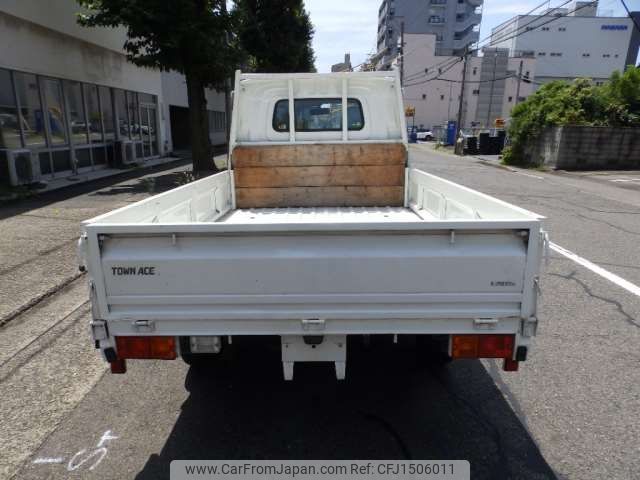 toyota townace-truck 2013 CFJ1506011 image 2