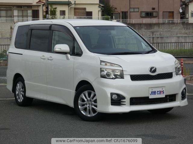toyota voxy 2012 CFJ1676099 image 1