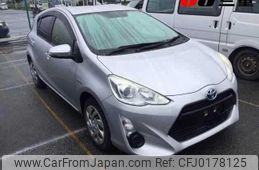 toyota aqua 2015 -TOYOTA--AQUA NHP10-6413121---TOYOTA--AQUA NHP10-6413121-