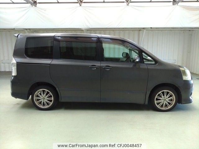 toyota noah 2008 ENHANCEAUTO_1_ea286148 image 2