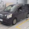 toyota noah 2013 CFJ1693020 image 1