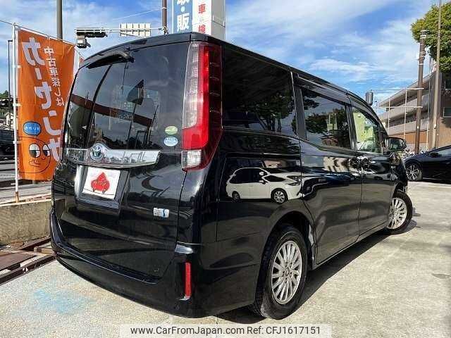toyota noah 2015 CFJ1617151 image 2