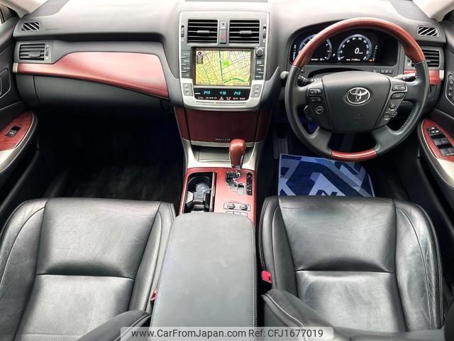 toyota crown-majesta 2009 CFJ1677019 image 2