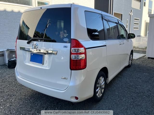 toyota noah 2011 -TOYOTA--Noah DBA-ZRR70G--ZRR70-0462120---TOYOTA--Noah DBA-ZRR70G--ZRR70-0462120- image 2