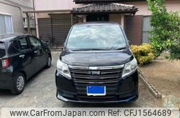 toyota noah 2014 CFJ1564689