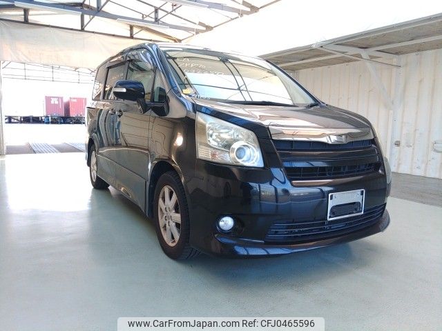 toyota noah 2010 ENHANCEAUTO_1_ea291103 image 1