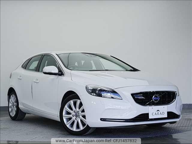 volvo v40 2013 -VOLVO 【名変中 】--Volvo V40 MB4164T--E2101453---VOLVO 【名変中 】--Volvo V40 MB4164T--E2101453- image 1