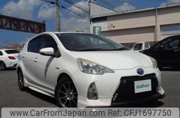 toyota aqua 2012 CFJ1697750