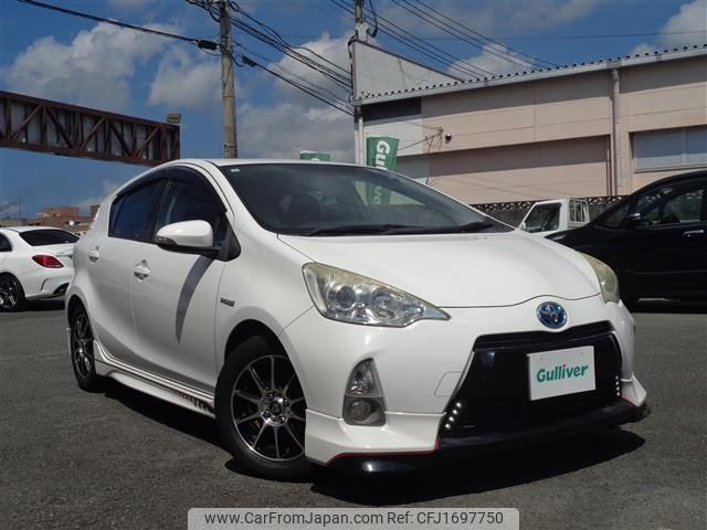 toyota aqua 2012 CFJ1697750 image 1