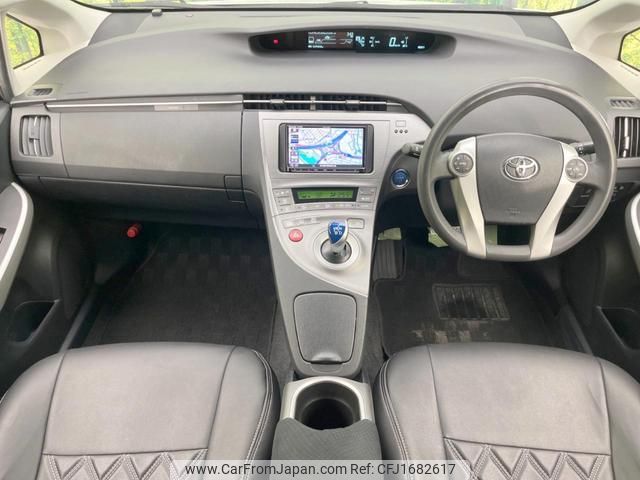 toyota prius 2014 CFJ1682617 image 2