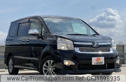 toyota voxy 2012 CFJ1598935