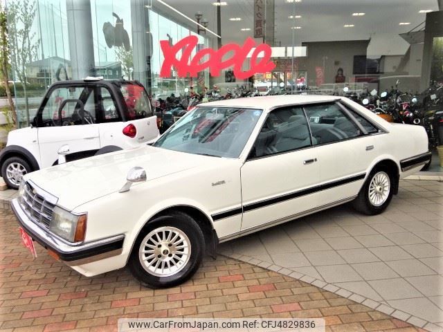 nissan laurel 1982 CFJ4829836 image 1