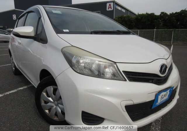 toyota vitz 2011 CFJ1690657 image 1