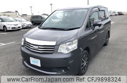 toyota noah 2011 AF-ZRR70-0382383