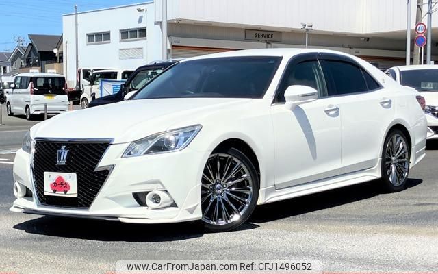 toyota crown 2013 CFJ1496052 image 1