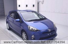 toyota aqua 2012 CFJ1704394