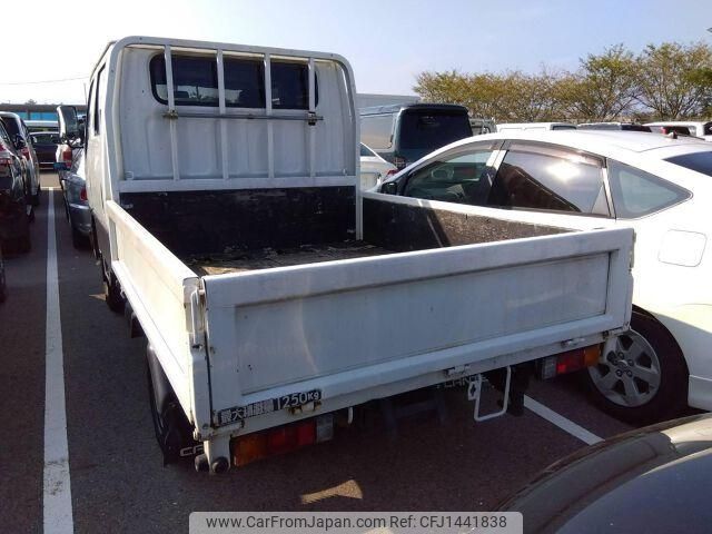 mitsubishi-fuso canter 2002 CFJ1441838 image 2