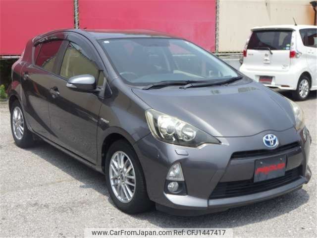 toyota aqua 2012 CFJ1447417 image 1