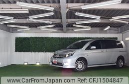 toyota isis 2012 CFJ1504847