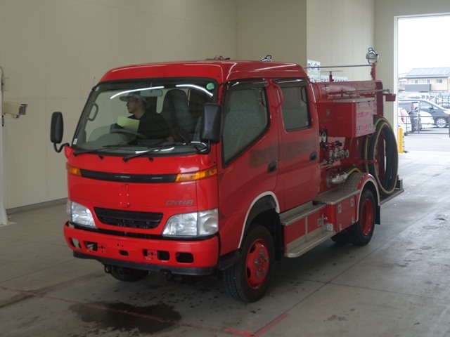 2001 Toyota Dyna Truck XZU371 - Car Price $6,449