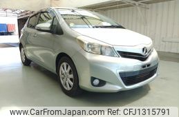 toyota vitz 2011 ENHANCEAUTO_1_ea300875