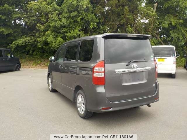 toyota noah 2013 -TOYOTA--Noah DBA-ZRR75W--ZRR75-0108589---TOYOTA--Noah DBA-ZRR75W--ZRR75-0108589- image 2