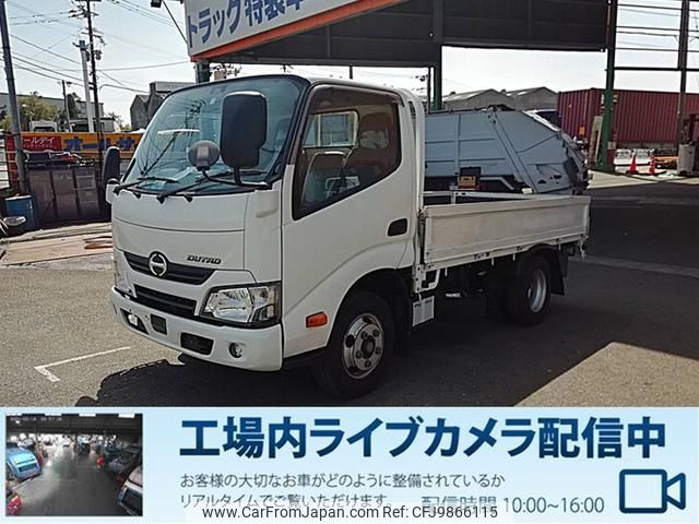 hino dutro 2017 GOO_NET_EXCHANGE_0803382A30240605W001 image 1