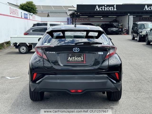 toyota c-hr 2017 quick_quick_DAA-ZYX10_ZYX10-2025546 image 2