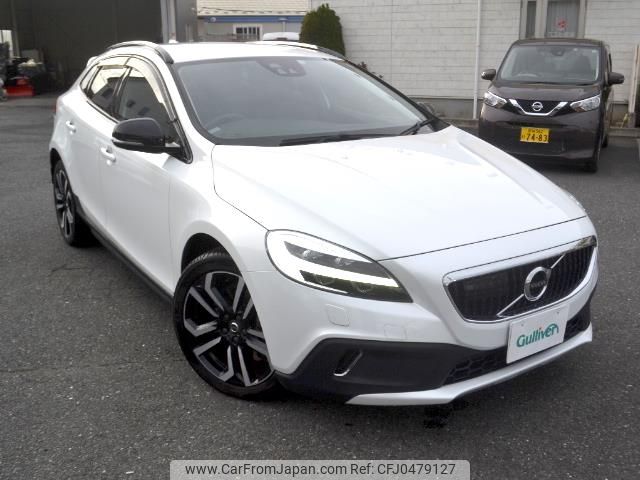 volvo v40 2017 -VOLVO--Volvo V40 CBA-MB420XC--YV1MZ402CJ2144717---VOLVO--Volvo V40 CBA-MB420XC--YV1MZ402CJ2144717- image 1