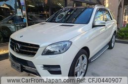 mercedes-benz m-class 2015 GOO_JP_700957089930241113001