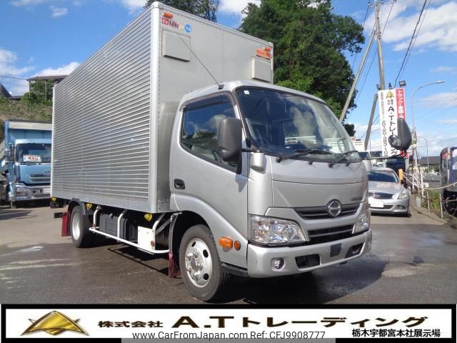 hino dutro 2018 GOO_NET_EXCHANGE_0403852A30240618W001 image 1