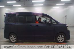 toyota voxy 2007 NIKYO_RX53279