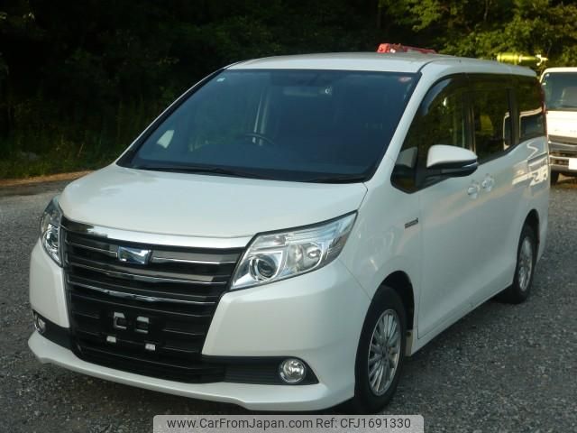 toyota noah 2015 CFJ1691330 image 1