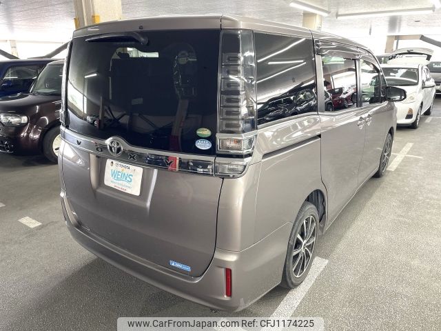 2018 Toyota Voxy DBA-ZRR80G 2WD - Car Price $9,656