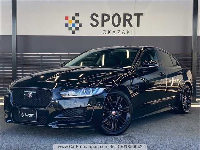 jaguar xe 2019 CFJ1850042 image 1