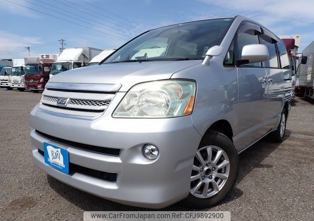 toyota noah 2005 REALMOTOR_N2024050287A-24 image 1