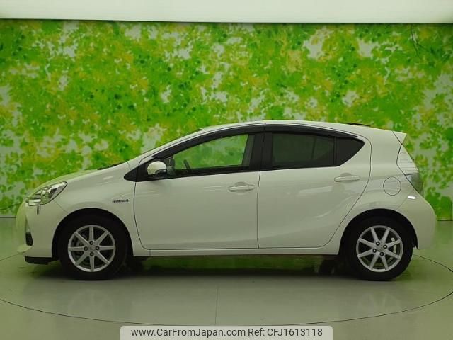 toyota aqua 2013 CFJ1613118 image 2